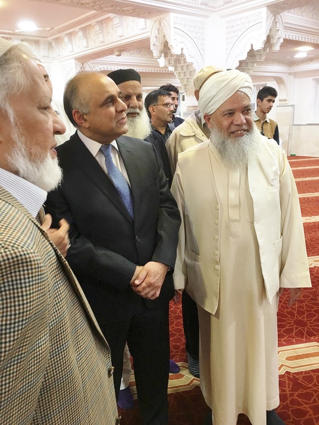 pak-high-commissioner-visits-abubakr-mosque-2