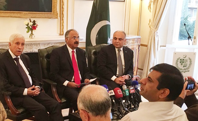 pm-special-envoys-briefing-the-media-on-kashmir-2